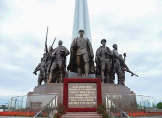 Вклад Узбекистана в победу над гитлеровской Германией Памятник генералу Сабиру Рахимову и его боевым соратникам